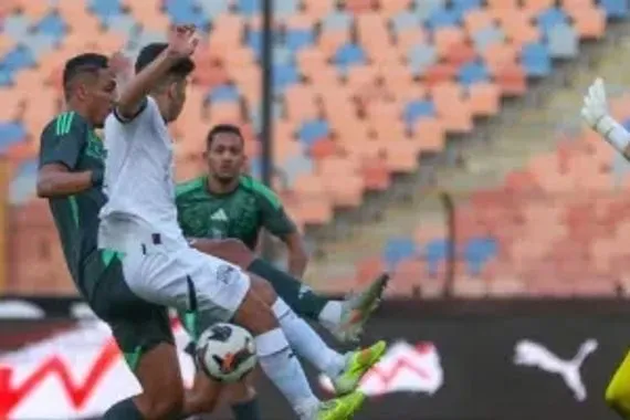 بخماسية الجزائر يقسو على البحرين