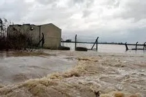 موارد الانبار تحذر القاطنين قرب الفرات من فيضانات جراء الامطار والسيول