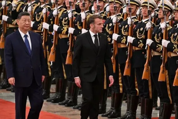 على غرار ترمب ماكرون يهدد الصين بفرض رسوم جمركية شفق نيوز