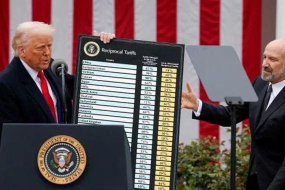 رئيس وزراء سنغافورة العالم في حالة أسوأ بعد الرسوم الجمركية الأميركية