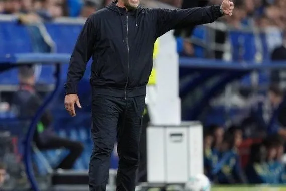 فليك يدخل تاريخ نادي برشلونة