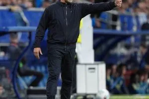 فليك يدخل تاريخ نادي برشلونة