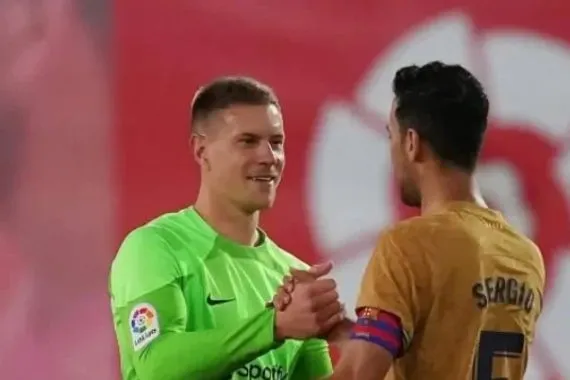 شتيغن يوجه رسالة إلى بوسكيتس بعد اعتزاله نهائيا