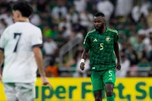 القنوات الناقلة لمباراة المغرب والسعودية