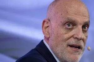 انتقاد لخافيير تيباس