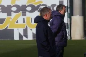 برشلونة يركز على معركة فرانكفورت