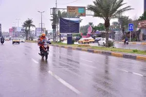 أمطار متفاوتة وإستنفار خدمي مع توقّع إزدياد الغزارة