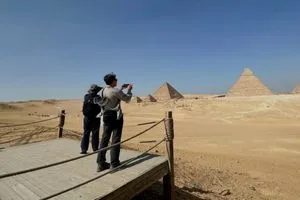 مصر تنفي رفع رسوم تأشيرة دخول البلاد بمقدار 20 دولاراً