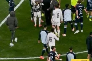 فينيسيوس يسخر من الحكم بعد نهاية مباراة سيلتا فيغو