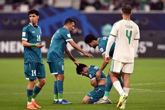 نهاية الشوط الأول بتقدم الجزائر على العراق