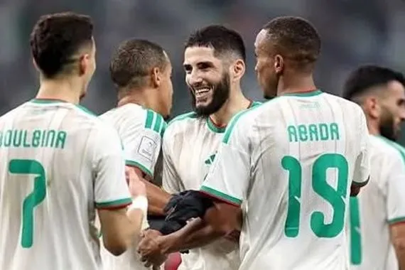 بعد العودة إلى الـVAR الحكم يحتسب هدف الجزائر بمرمى العراق