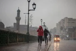 الأنواء انحسار مؤقت للأمطار يوم غد الأربعاء وعودتها الخميس والجمعة
