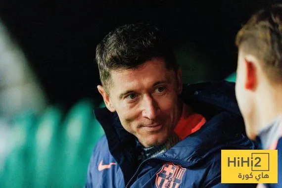 ميلان يأمل في استبعاد ليفاندوفسكي من تشكيلة برشلونة