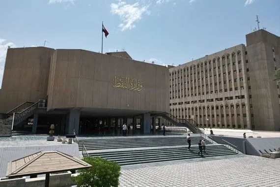 الهلالي يكشف عن وجود صراع حول حقيبة النفط وتغيير في خارطة الوزارات