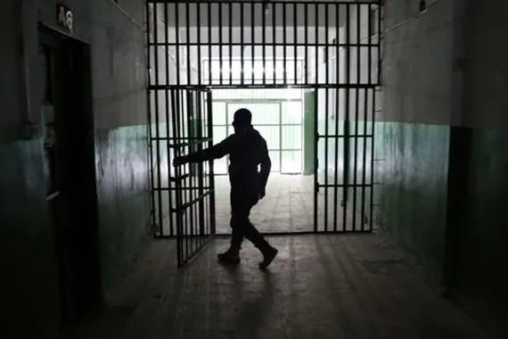 مصدر يوضح حقيقة صدور حكم بسجن محافظ صلاح الدين السابق