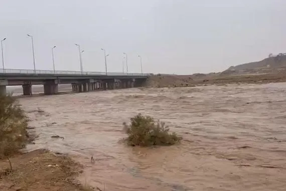 بالفيديو العبيدي استمرار تدفق السيول القادمة من الاردن والسعودية وسوريا باتجاه مناطق غربي الانبار