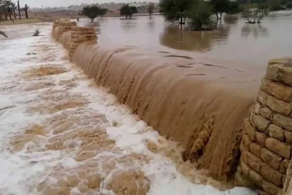 معدلات تدفق السيول نحو بحيرة حمرين تتجاوز 900 متر مكعب في الثانية