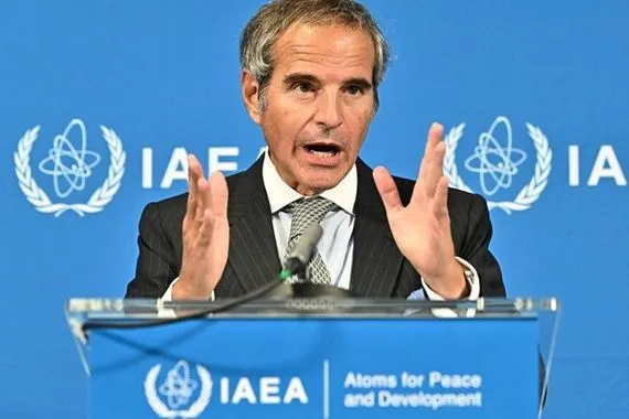 إيران تتهم غروسي بتسييس الملف النووي وتطالبه بـ منطق فني