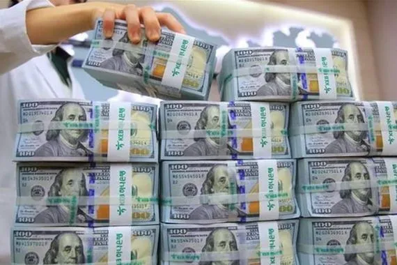 انخفاض اسعار الدولار في التعاملات المسائية