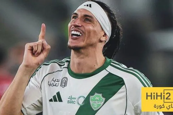 إدارة الأهلي تضع إيبانيز قبل محرز