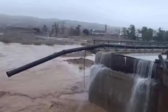 بسبب السيول الطريق الحولي في طوزخورماتو يغلق مجدداً