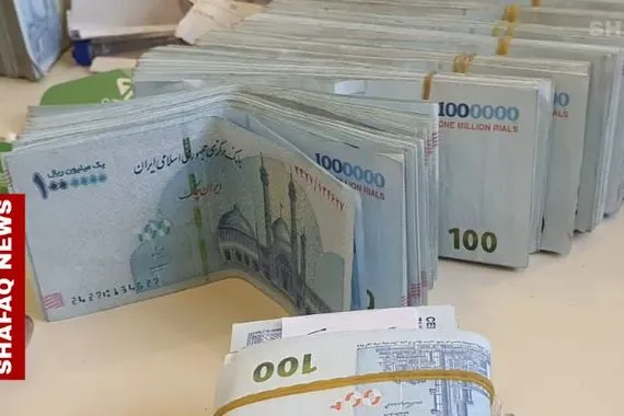 الدولار يتجاوز 13 ألف تومان العملة الإيرانية تواصل الهبوط شفق نيوز