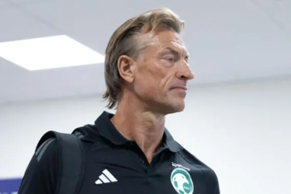 أول تعليق من مدرب السعودية بعد فشل التأهل