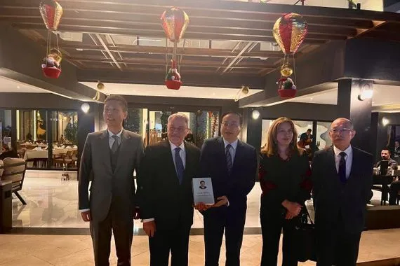 العراق والصين يبحثان آفاق التكامل الاستراتيجي في مشاريع الممرات التجارية وكالة الانباء العراقية واع