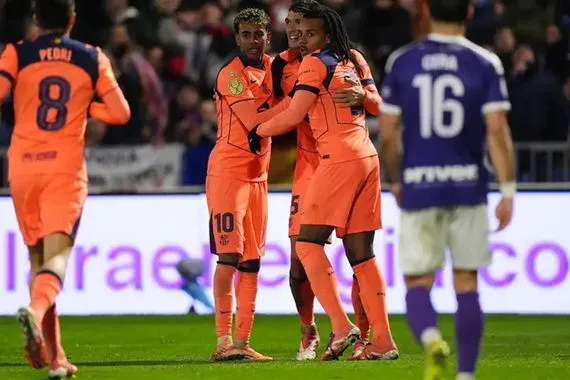 برشلونة يهزم جوادالاخار ويبلغ ثمن نهائي كأس الملك