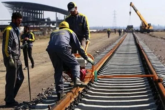 دخول مشاريع السكك الحديد الخاصة بطريق التنمية مرحلة التنفيذ