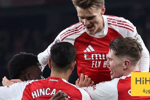 أسطورة اليونايتد يرشح أرسنال للفوز بالدوري الإنجليزي