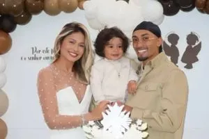 صورة تعليق جديد من زوجة رافينيا على اختيارات تشكيلة العام