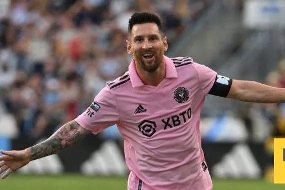 بعد 6 أشهر من البطالة لاعب ريال مدريد السابق يزامل ميسي