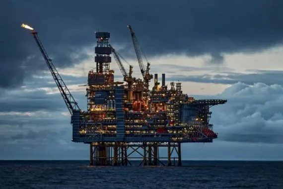 فنزويلا تتحدى قيود ترامب وتؤكد مواصلة شحن النفط بصورة طبيعية