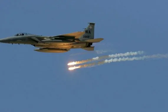 التحالف الدولي يشن غارات جوية مكثفة على مواقع لـ داعش في عدة مدن سورية فيديو شفق نيوز