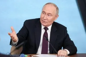 بوتين مستعد للحوار مع ماكرون