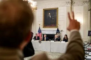 ضباط في الجيش الأمريكي يطالبون بعدم اطاعة الأوامر العسكرية غير القانونية