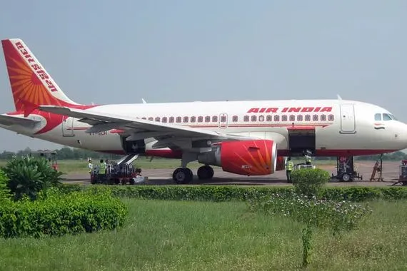 رويترز هبوط اضطراري لطائرة بوينغ 777 تابعة للخطوط الهندية جراء خلل فني