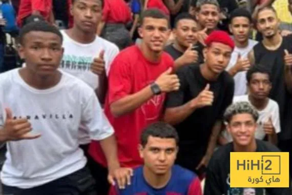 صورة دور رافينيا خارج الملعب