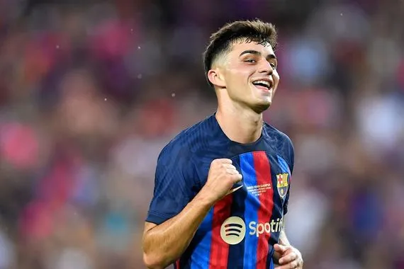 مبابي ثم يامال بيدري يختار أبرز نجوم كرة القدم في العالم