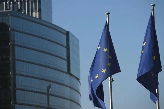 اوروبا تُندد بفرض واشنطن حظر تأشيرات على 5 شخصيات أوروبية