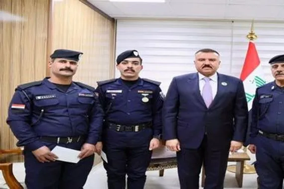 وزير الداخلية يُكرم مفرزة نجدة الحرية لموقف إنساني بطولي في بغداد