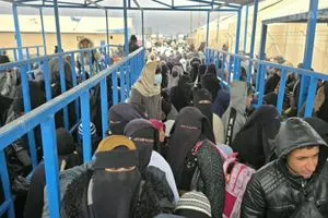 تأكيدا لما نشرته شفق نيوز 834 عراقياً يغادرون مخيم الهول السوري صور شفق نيوز