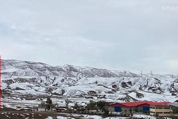 إقبال واسع على مشاهدة اللوحة البيضاء في جبال كركوك صور شفق نيوز