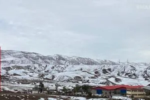 إقبال واسع على مشاهدة اللوحة البيضاء في جبال كركوك صور شفق نيوز