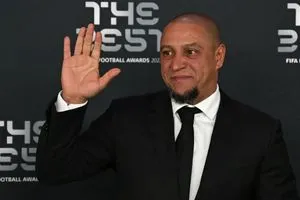 أزمة قلبية طارئة تُدخل أسطورة ريال مدريد غرفة العمليات شفق نيوز