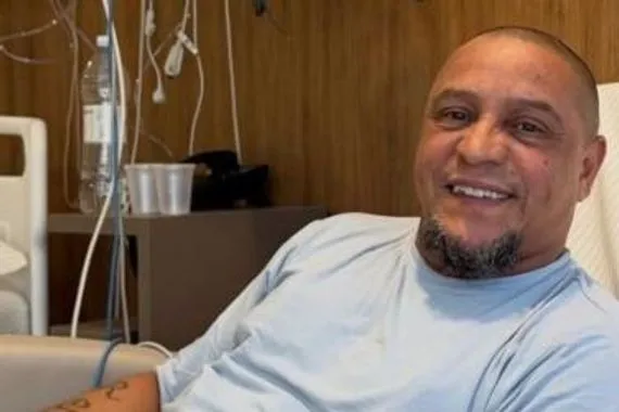 روبرتو كارلوس يغادر المستشفى بعد نجاح عمليته الجراحية في القلب