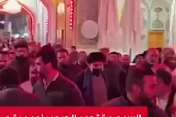 السيد مقتدى الصدر يزور مرقد الإمام علي عليه السلام في النجف