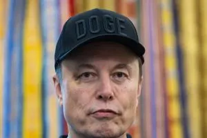 إيلون ماسك يرد على خامنئي وهم زائف شفق نيوز