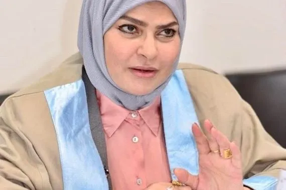 أمل عجيل الحسناوي أكتب بالرمز لأن الذاكرة لا تقول كل شيء دفعة واحدة